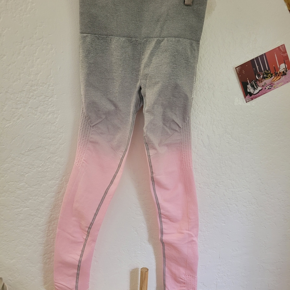 NWOT Gymshark pink/gray ombre performance leggings